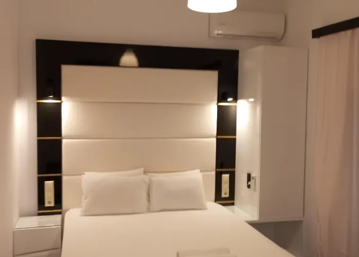 Spiros Rooms